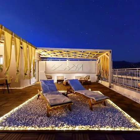 Skyloft - Location & Private Roof Garden شقة